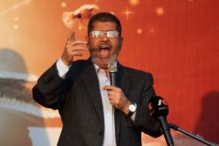 مرسي يوافق على حل لأزمة الإعلان الدستوري والبرادعي يفضل المواجهة