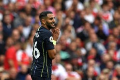 عادة “محرز” السيئة تعود للأذهان !