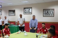 رئيس الفاف يزور المنتخب المحلي