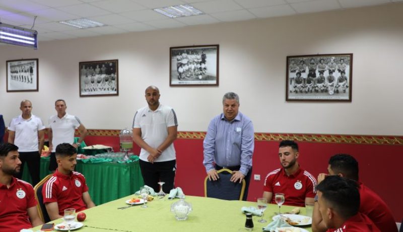 رئيس الفاف يزور المنتخب المحلي