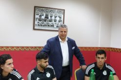 عمارة يلتقي بلاعبي الخضر ويُحفزهم قبل المواجهات الودية