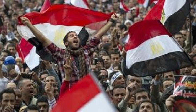توافد المتظاهرين علي ميدان التحرير بوسط القاهرة