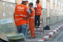 بالصور.. وهران تشرع في إزالة مخلفات الحملة الانتخابية