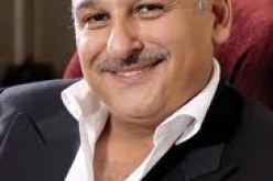 أمن مطار القاهرة يحتجز الممثل السوري جمال سليمان