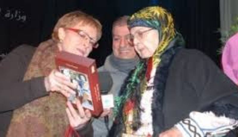 تومي تشيد بموهبة و “قوة عزيمة” الفنانة الراحلة شريفة