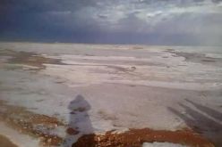 بالصور تساقط كميات من البرد في عين صالح بأقصى الجنوب الجزائري