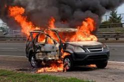 اصابة 3 أشخاص بحروق من الدرجة الثالثة اثر احتراق سيارتهم في معسكر