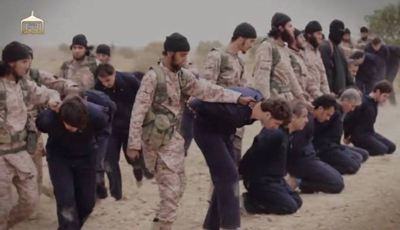 صور حصرية لداعش تذبح جنود سوريين وتتوعد اوباما