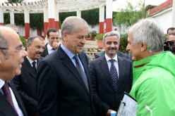 عبد المالك سلال يقوم بزيارة للخضر بسيدي موسى