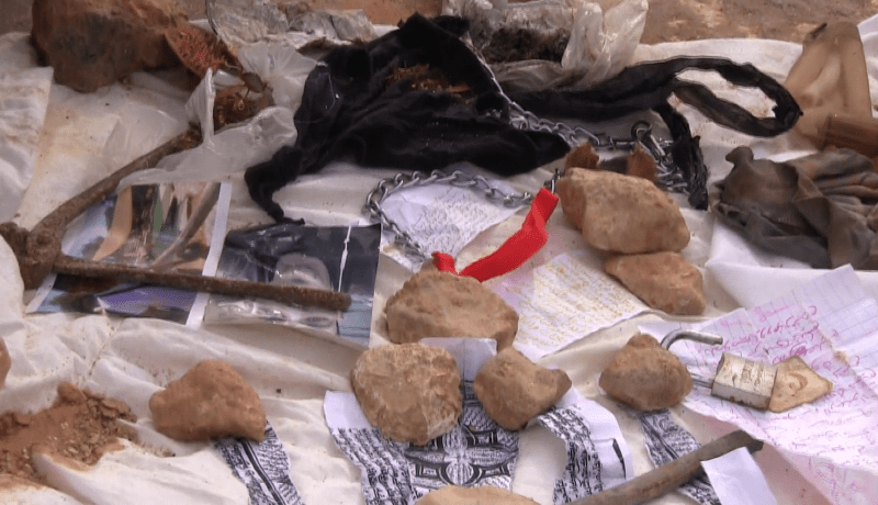 صور صادمة.. هذا ما عثر عليه متطوعون بعد تنظيف المقابر في غرداية