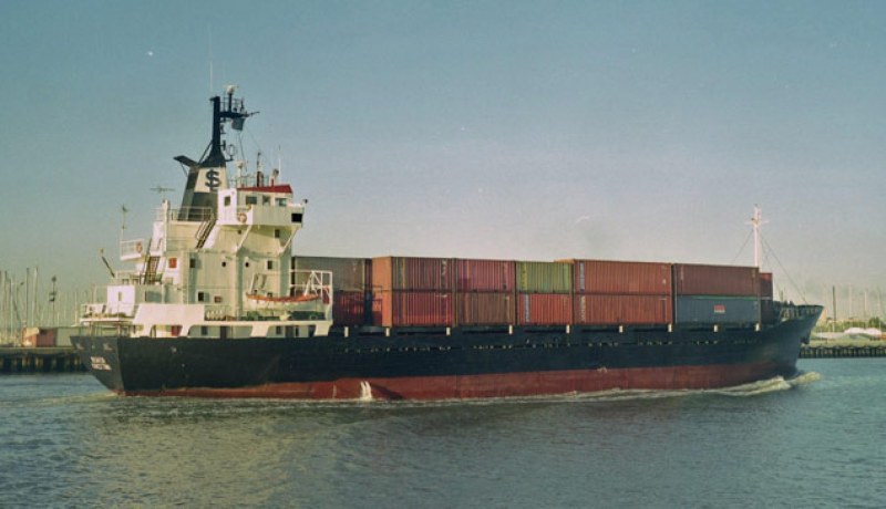 طفلة عمرها 4 سنوات تملك سفينة مخدرات