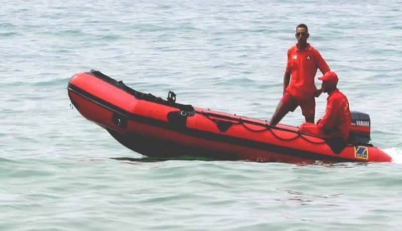 إنقاذ 4 مصطافين من الغرق بشاطئ سبيعات في تيموشنت