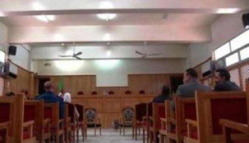 5 سنوات سجنا لثلاثة شبان اعترضوا طريق «كلونديستان» ليلا وسرقوا سيارته في الكاليتوس