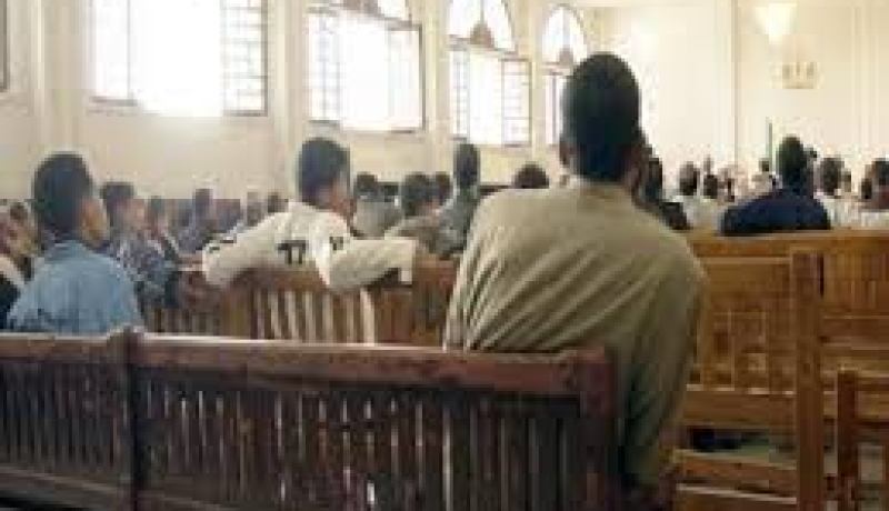 شاب يـقطع أذن صـديـقه بعـد خلاف حول صـفقة شـراء «آيـفون» في العاصـمة