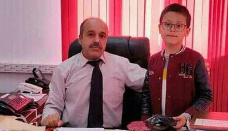 الشلف: مدير التربية يكرم النابغة سلمان بن زيان لتفوقه في تحدي القراءة