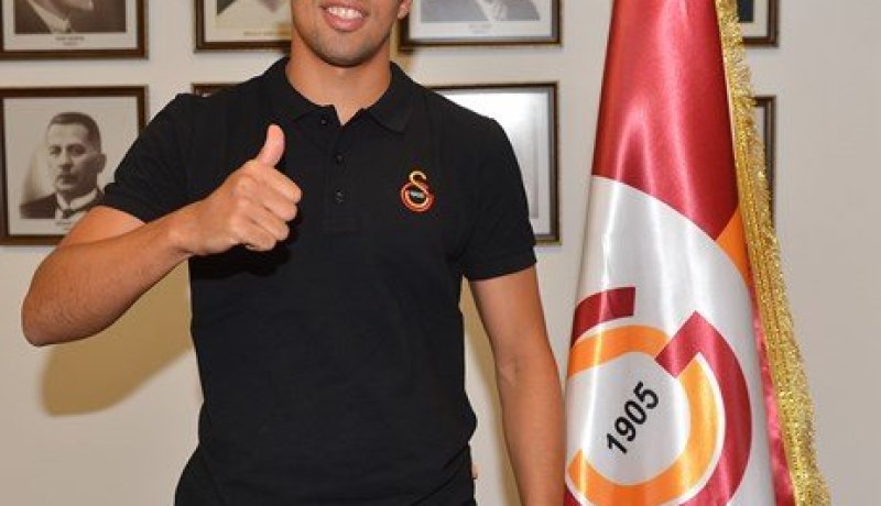 فيغولي :” اللعب في غالاتاسراي كان يستهويني وفرحت لاستقبال الجماهير “