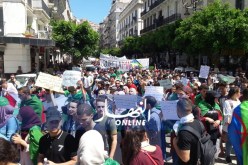 بالصور..الطلبة يخرجون إلى الشارع في مسيرات سلمية