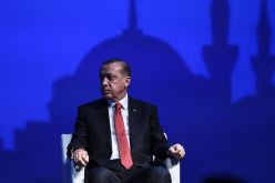 عودة أردوغان إلى أنقرة لترؤس اجتماع مجلس الأمن القومي