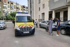 سقوط شخص من الطابق الرابع لعمارة على سيارة بالشلف
