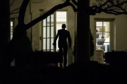 اوباما يستقبل كاميرون في البيت الابيض في ظل اعتداءات باريس