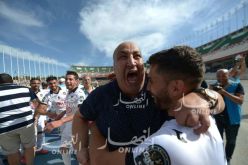 بالصور ..فرحة أنصار ولاعبي الوفاق بعد الفوز على المولودية