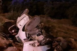 بالصور.. قتيل في إنقلاب سيارة بسيدي عامر في الشلف