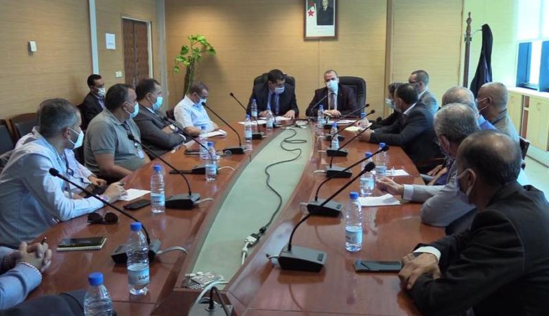 وزير التجارة يجتمع بمنتجي ومصدري شعبة التمور