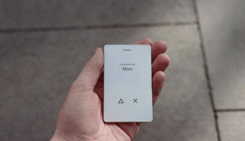 موضة “الهاتف الغبي” تجتاح 50 دولة حول العالم