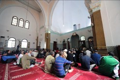 رعية مالي يعتنق الإسلام بمسجد الأنصار في عنابة