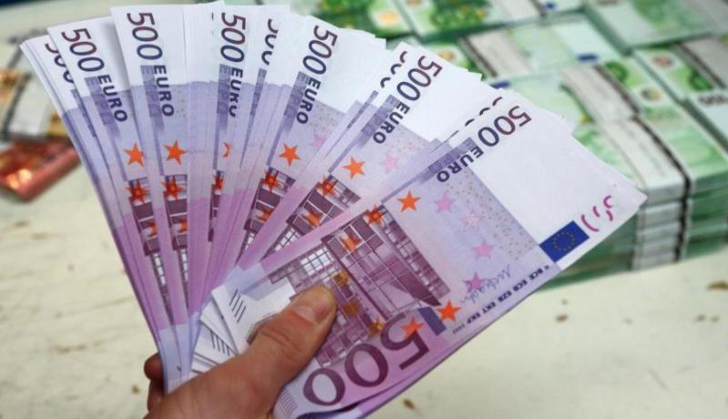 الجمارك توقف مسافرا حاول تهريب 16 ألف أورو بمطار هواري بومدين