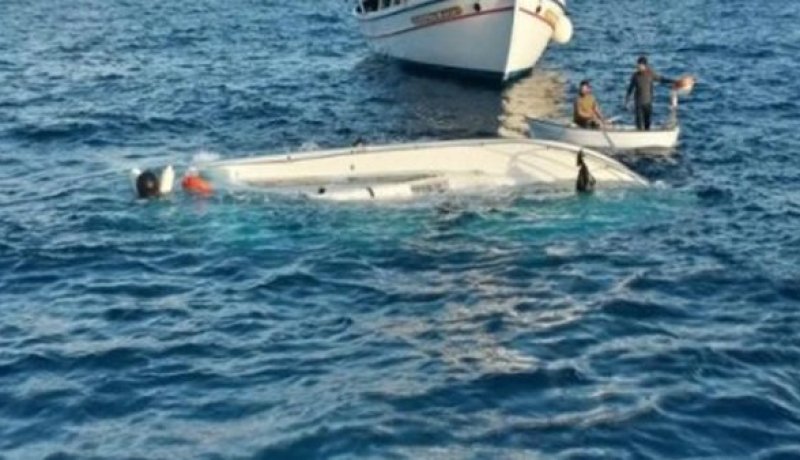 مقتل صياد وإنقاذ آخر إثر انقلاب قاربهما بسواحل المرسى في الشلف