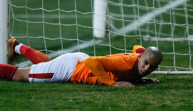 الصحافة التركية: “فيغولي يسجل ضد الصغار ويختفي ضد الكبار” !