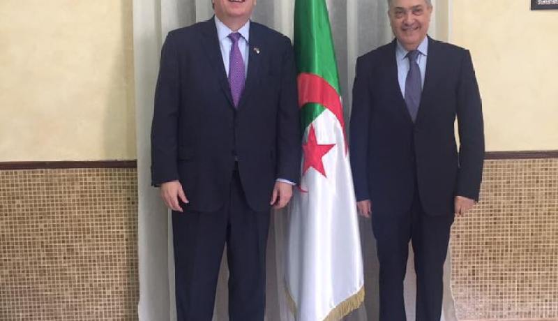بن فليس يلتقي السفير الأمريكي لدى الجزائر