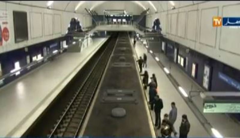 فيديو.. رجال الأمن بالزي المدني في محطات الميترو والترامواي