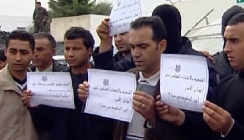 رجال الأمن في تونس يطالبون بحمايتهم من السلفيين