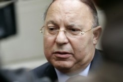 عميد المسجد الكبير بباريس يبرر الإعتداء الإسرائلي على غزة