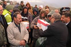 والي ميلة يقدم مساعدات لـ 15 عائلة من دائرة القرارم قوقة