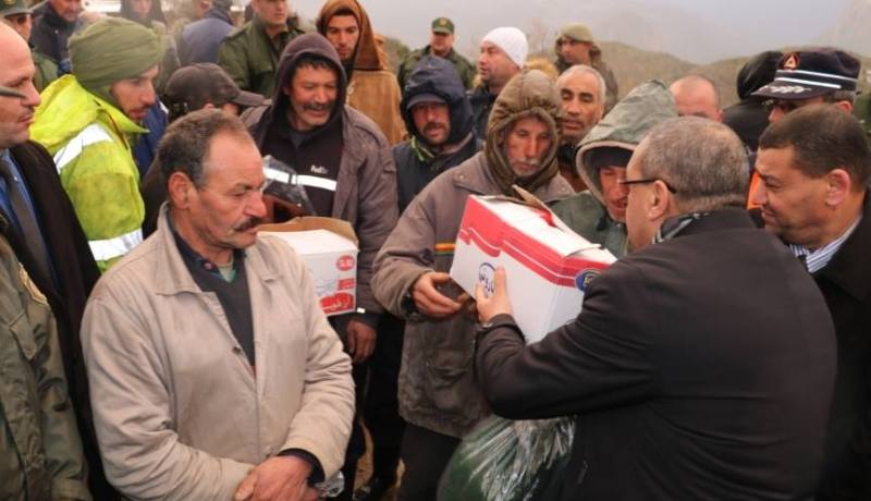 والي ميلة يقدم مساعدات لـ 15 عائلة من دائرة القرارم قوقة