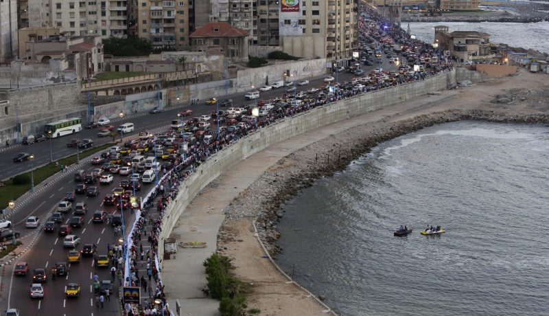 بالصور مصر تدخل غينيس بأطول مائدة طعام بالعالم