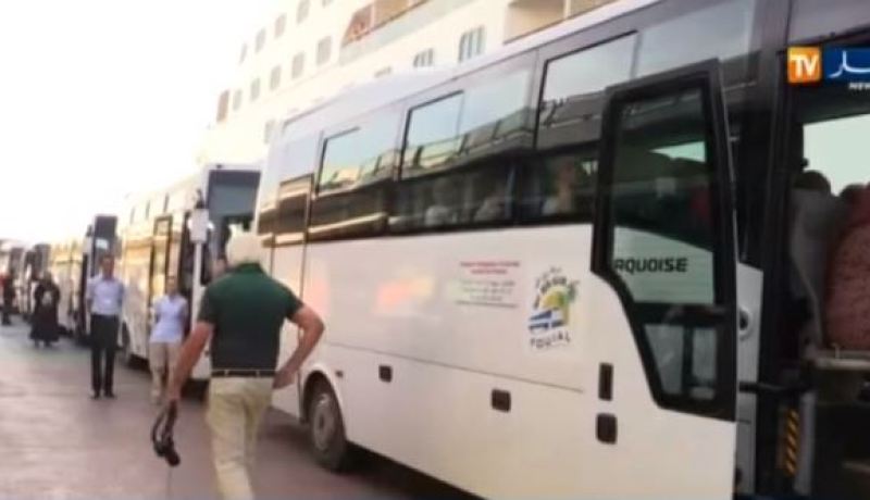 بالفيديو السياح الأجانب ينبهرون بجمال الجزائر