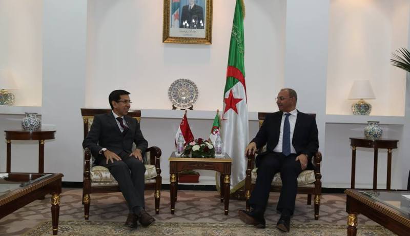 بالصور.. زعلان يتباحث مع سفيري سنغافورة والبرازيل