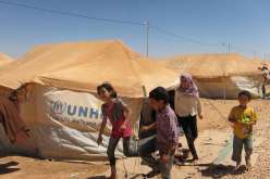 وصول قافلة سعودية محملة بمساعدات انسانية للاجئين السوريين في الاردن