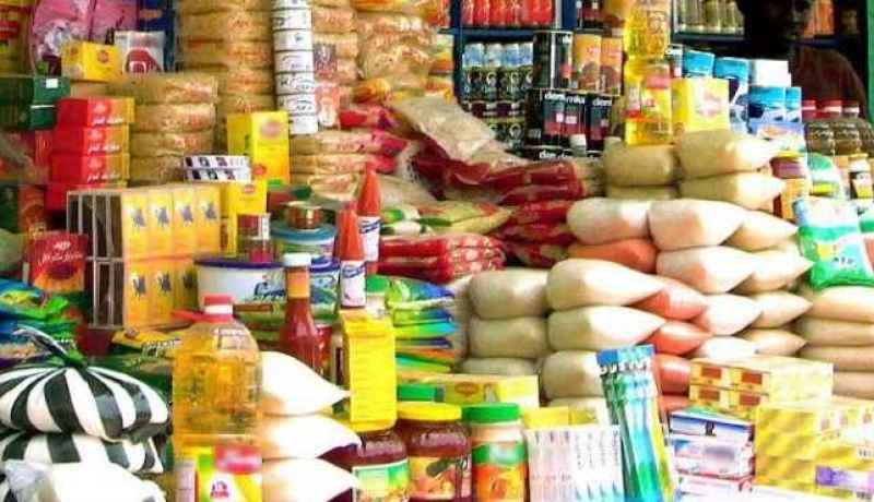 الدرك الوطني يوقف مهربين ويحجز شاحنة محملة بالمواد الغذائية والوقود بأدرار