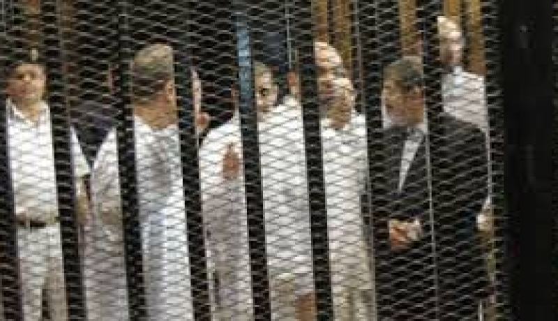 مرسي يحكم 20 سنه والقاضي يعفيه من القتل العمد