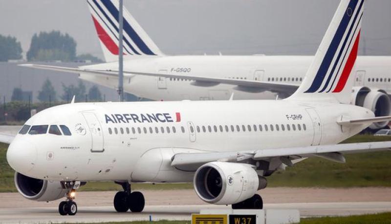 تحويل مسار طائرتين متوجهتين إلى باريس بسبب تهديدات أمنية