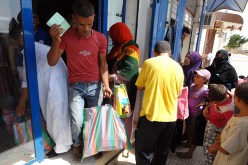 معوزّو الجلفة يحتجّون على طريقة توزيع قفة رمضان