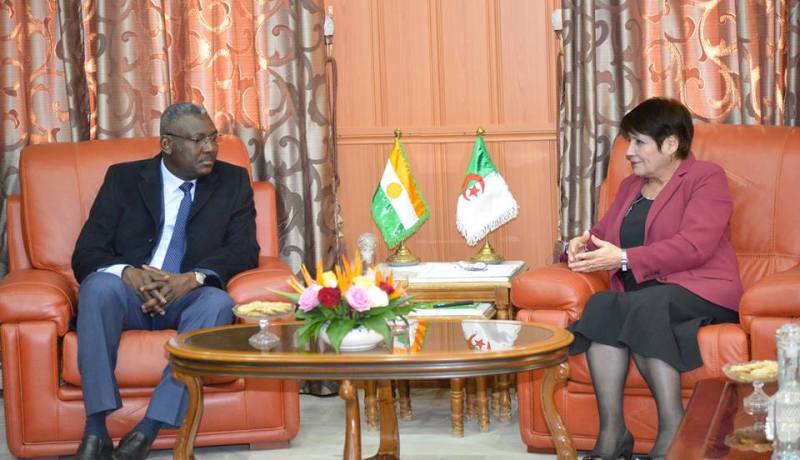 بالصور.. وزير التعليم العالي النيجيري يتباحث مع بن غبريط  