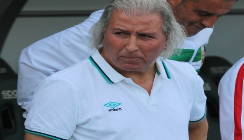 مواسة يفتح النار على اللاعبين والفوز على الصفاقسي التونسي مطلب الشناوة