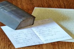 عجوز تعيد كتابا سرقه جدّها من مكتبة مدرسة قبل 120 عاما