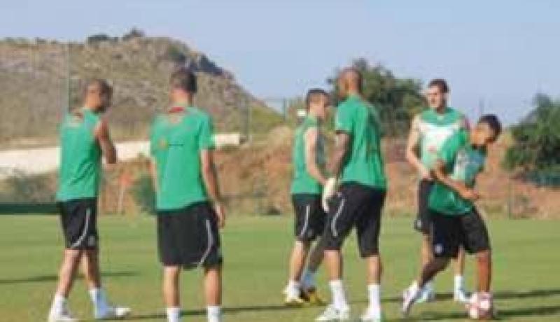 الخضر يجرون حصة تدريبية صبيحة اليوم